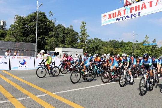 Giải xe đạp nữ quốc tế "Biwase Tour of VietNam 2025" khởi tranh ấn tượng