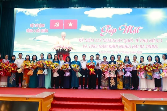 Phụ nữ Vùng 4 Hải quân - Giỏi việc nước, đảm việc nhà