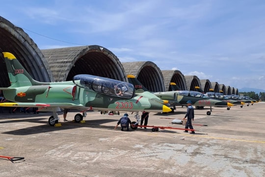 Việt Nam hoàn tất nhận 12 máy bay huấn luyện L-39NG