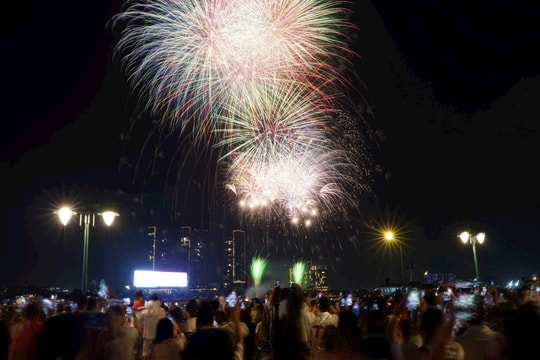 TP. Hồ Chí Minh dự kiến tổ chức ít nhất 7 điểm bắn pháo hoa dịp 30/4