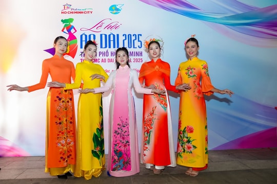 NTK Vũ Thảo Giang mở màn khai mạc Lễ hội Áo dài TP.HCM lần thứ 11 năm 2025 cùng bst “Rạng rỡ 50 mùa Hoa”