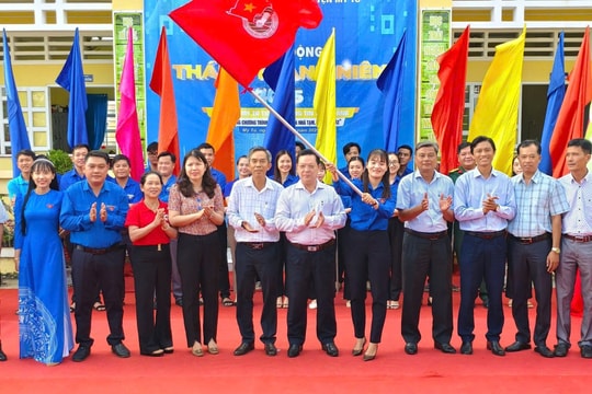 Tuổi trẻ Mỹ Tú tự hào, vững tin theo Đảng