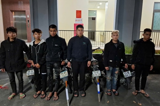 Nhóm thanh, thiếu niên mang hung khí gây rối trên đèo Hải Vân