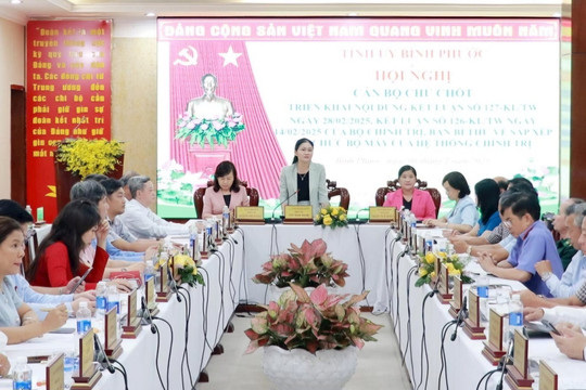 Bình Phước tiếp tục "vừa chạy vừa xếp hàng"
