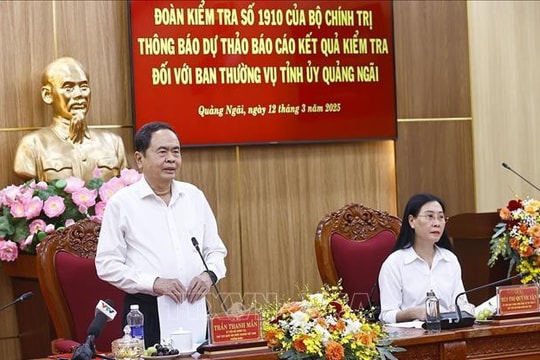 Chủ tịch Quốc hội làm việc với Ban Thường vụ Tỉnh ủy Quảng Ngãi