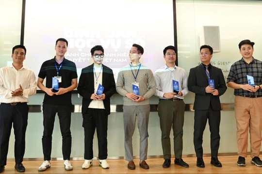 Đội hình "Bình dân học vụ số" hỗ trợ thanh niên khuyết tật