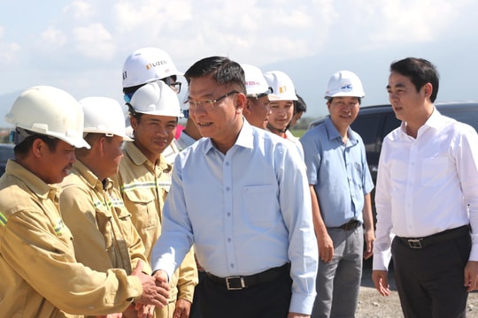 Phó Thủ tướng Lê Thành Long thị sát 2 dự án cao tốc ở Khánh Hòa