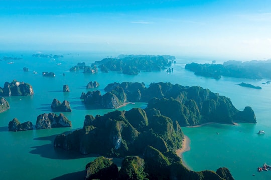 Khách du lịch đến Quảng Ninh tăng 27% so với cùng kỳ