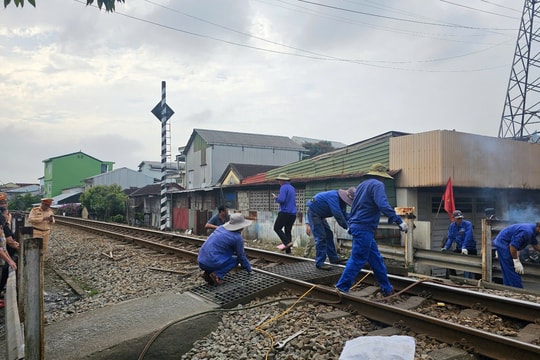 Đóng điểm giao với đường sắt sau vụ tai nạn khiến nữ sinh tử vong