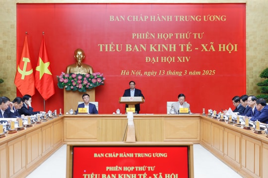 Thủ tướng chủ trì phiên họp thứ tư Tiểu ban Kinh tế - xã hội Đại hội XIV của Đảng