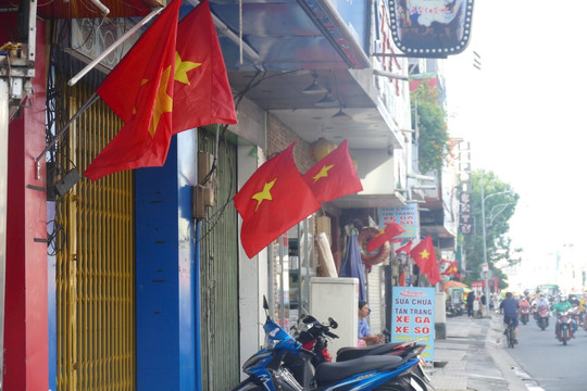 TP.HCM yêu cầu người dân treo cờ Tổ quốc ngày Giỗ Tổ Hùng Vương
