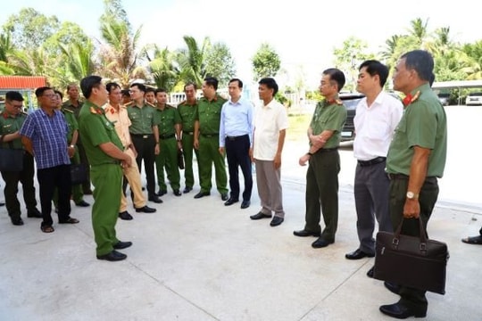 Bí thư Tỉnh ủy Sóc Trăng thăm và khảo sát Công an các xã, thị trấn trên địa bàn