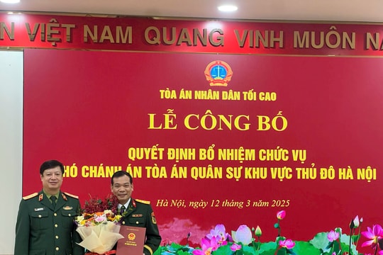 Trao quyết định bổ nhiệm chức vụ Phó Chánh án Tòa án quân sự Khu vực Thủ đô Hà Nội