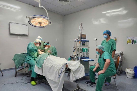 Hơn 100 bệnh nhi được phẫu thuật miễn phí dị tật khe hở môi, vòm miệng
