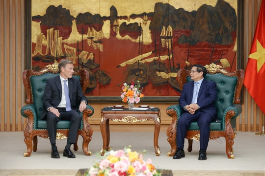 Thủ tướng đề nghị Airbus đầu tư phát triển kinh tế hàng không, vũ trụ tại Việt Nam