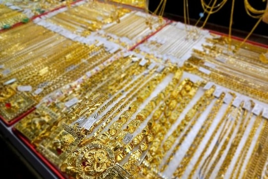 Giá vàng hôm nay 14/3: SJC và nhẫn trơn vọt lên 96 triệu đồng/lượng