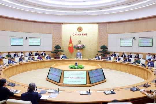 Khoảng 1/3 nhiệm vụ huyện đảm nhiệm sẽ chuyển lên tỉnh, 2/3 chuyển xuống cấp xã