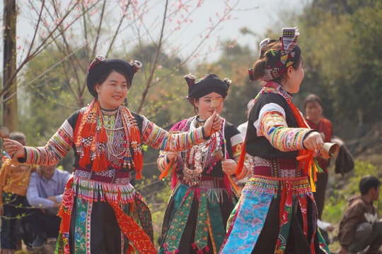 Vũ điệu hoa đào nơi miền biên cương