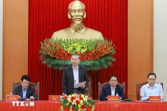 Tổng Bí thư: Báo cáo Chính trị phải thực sự là văn bia, là ngọn đuốc soi đường