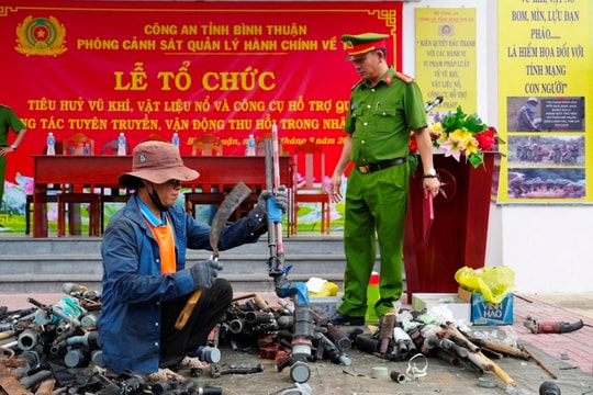 Tiêu hủy hàng nghìn loại vũ khí và công cụ hỗ trợ