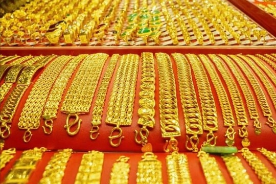 Giá vàng tăng mạnh, sắp chạm ngưỡng 97 triệu đồng/lượng