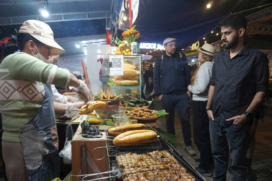 Cho thuê đất ngắn hạn để tổ chức chợ đêm Sơn Trà