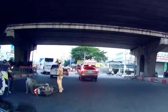 Sự thật về clip “CSGT xô người đi xe máy” ở TP.HCM