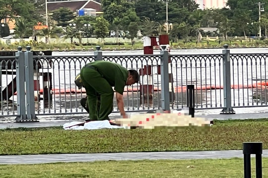 Làm rõ vụ một người nghi nhảy xuống sông Sài Gòn