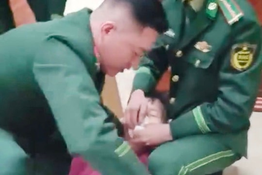 Cứu sống du khách Trung Quốc ngừng tim tại cửa khẩu