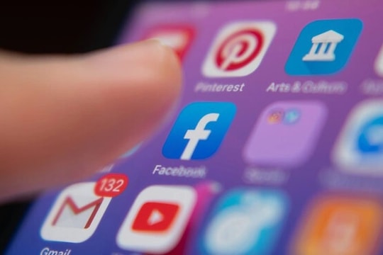 Thu 2.800 tỷ đồng tiền thuế của 130 nhà cung cấp nước ngoài trong tháng 2