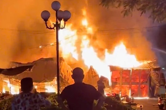 Hoả hoạn ở chợ Thanh Đa, TP.HCM làm cháy 7 ki ốt