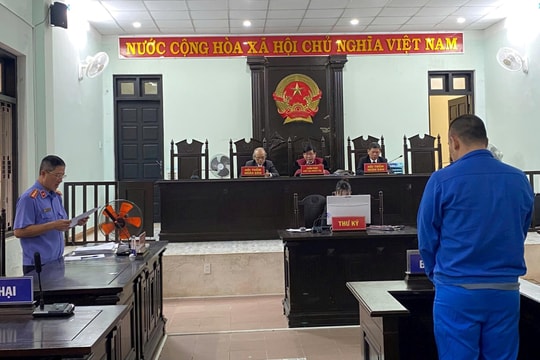 Mượn xe ôtô đi cầm cố để lấy tiền trả nợ