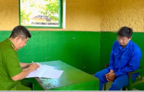 Tạm giữ hình sự đối tượng cướp giật tài sản