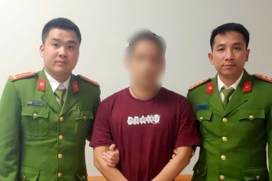 Bắt đối tượng truy nã quốc tế khi vừa xuống sân bay Nội Bài