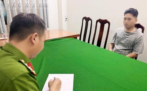 Chém nhân viên soát vé phà trọng thương