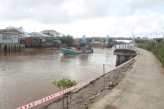 Chủ tịch Bạc Liêu: Khắc phục sạt lở bờ kênh 30/4