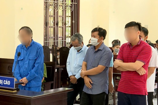 Cựu cán bộ BQL các KCN tỉnh Hậu Giang cùng đồng phạm lĩnh án