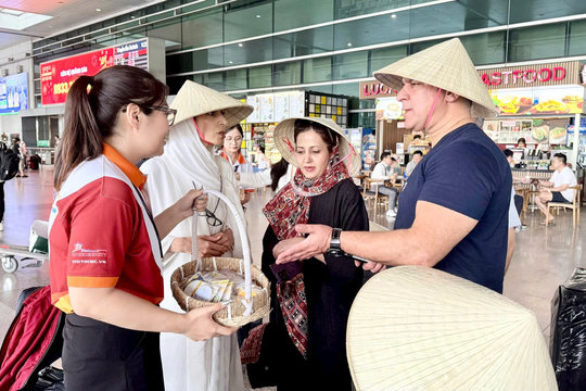 TP.HCM đón chuyến bay charter đầu tiên từ Iran