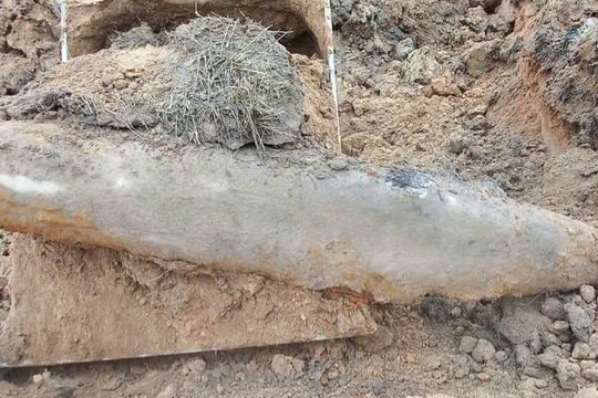 Tiêu hủy thành công quả bom còn nguyên kíp nổ