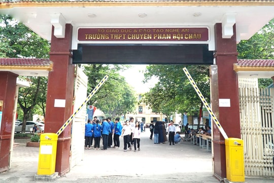 Phụ cấp ưu đãi bị tính thuế: Giáo viên trường chuyên ngỡ ngàng