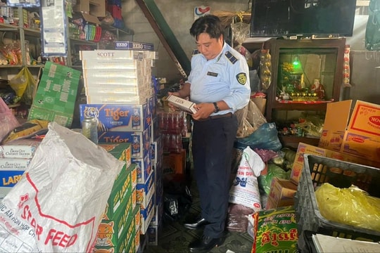 Ngăn chặn hành vi nhập lậu thuốc lá, xì gà, thuốc lá điện tử, thuốc lá nung nóng