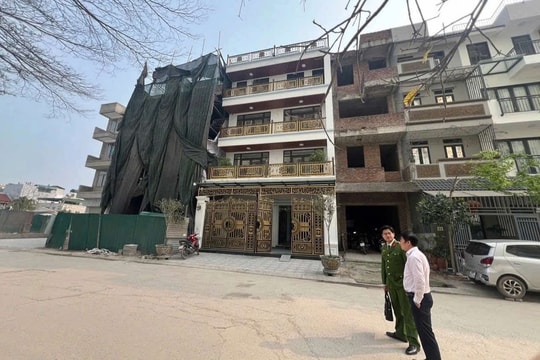 Tạm giữ 2 Chủ tịch phường để điều tra nhận hối lộ