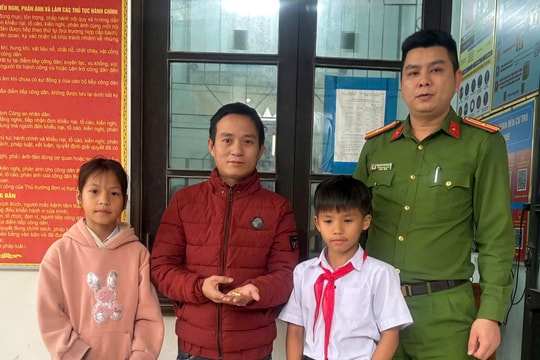 Học sinh tiểu học Hải Lăng trả lại người đánh rơi 10 chỉ vàng