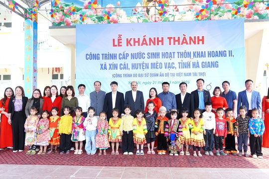 Đại sứ quán Ấn Độ trao tặng công trình nước sạch tại xã biên giới Hà Giang