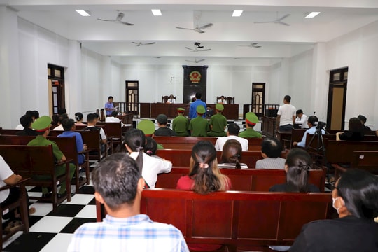 Án mạng sau bữa tiệc thôi nôi