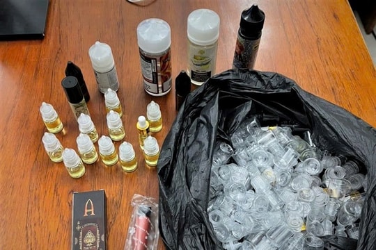 Nhập viện vì ngộ độc ma tuý "nước biển"