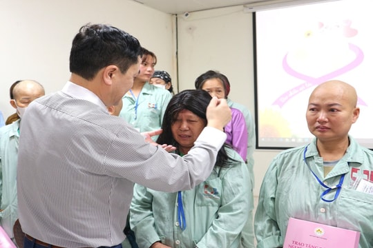 Khi yêu thương được dệt từ những sợi tóc