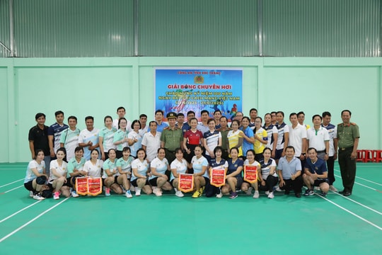 Giải bóng chuyền hơi chào mừng kỷ niệm 100 năm Ngày Báo chí cách mạng Việt Nam