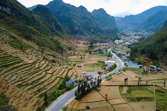 Hơn 100 tỷ đồng nâng cấp tuyến đường lên Cao nguyên đá Đồng Văn