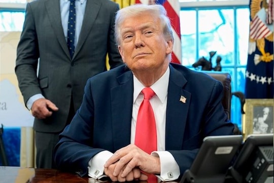 Ông Trump thu hồi quyền tiếp cận thông tin mật của cựu Tổng thống Biden